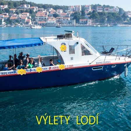 Diving Tisno Acomodação com café da manhã Exterior foto