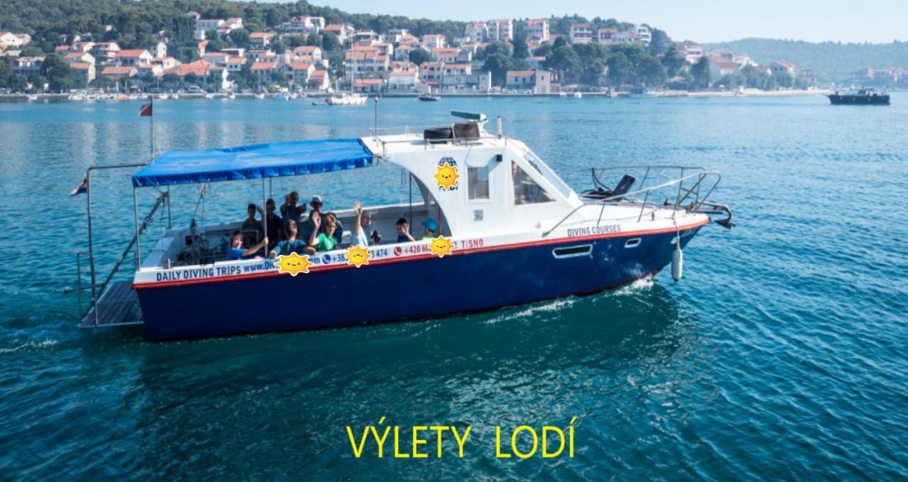 Diving Tisno Acomodação com café da manhã Exterior foto